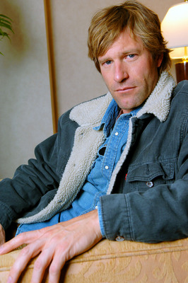 Aaron Eckhart Mouse Pad 2208205