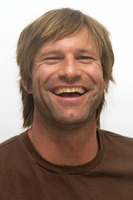 Aaron Eckhart Longsleeve T-shirt #2225021
