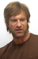 Aaron Eckhart Longsleeve T-shirt #2225024