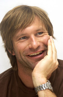 Aaron Eckhart Longsleeve T-shirt #2225027