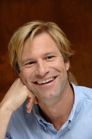 Aaron Eckhart Longsleeve T-shirt #2225030