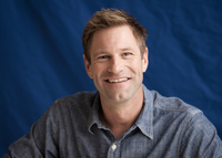 Aaron Eckhart Longsleeve T-shirt #2249641