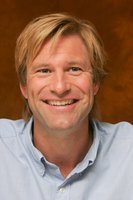 Aaron Eckhart Longsleeve T-shirt #2279592