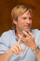 Aaron Eckhart Longsleeve T-shirt #2279618