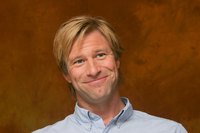 Aaron Eckhart Longsleeve T-shirt #2279622