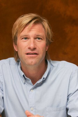 Aaron Eckhart Mouse Pad 2279627