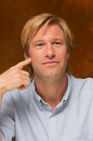 Aaron Eckhart Longsleeve T-shirt #2279633