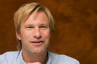 Aaron Eckhart Longsleeve T-shirt #2279636