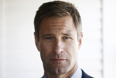 Aaron Eckhart Mouse Pad 2323156