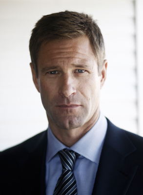 Aaron Eckhart Mouse Pad 2323161