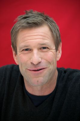 Aaron Eckhart Mouse Pad 2338385