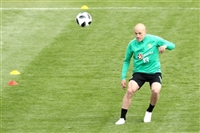 Aaron Mooy Longsleeve T-shirt #3333298