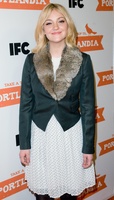 Abby Elliott hoodie #1990416