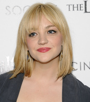 Abby Elliott Longsleeve T-shirt #1990418
