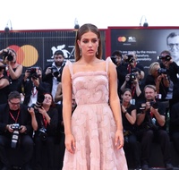 Adele Exarchopoulos Longsleeve T-shirt #3889887