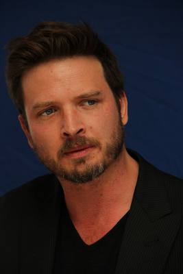 Aden Young Poster 2356480