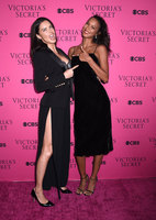 Adriana Lima longsleeve t-shirt #2912814