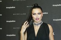 Adriana Lima longsleeve t-shirt #3007578