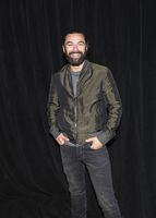 Aidan Turner Sweatshirt #2625681