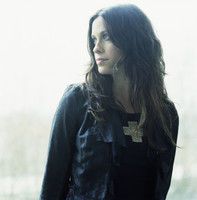 Alanis Morissette Longsleeve T-shirt #2073464