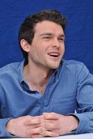 Alden Ehrenreich t-shirt #2354078