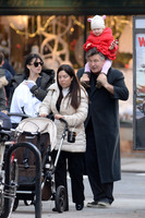 Alec Baldwin Longsleeve T-shirt #2715732