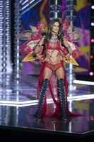 Alessandra Ambrosio Longsleeve T-shirt #2877702