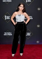 Alessia Cara Longsleeve T-shirt #3915748