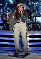 Alessia Cara magic mug #G2533008