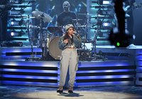 Alessia Cara Longsleeve T-shirt #3915759
