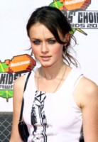 Alexis Bledel Longsleeve T-shirt #1438450