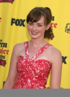 Alexis Bledel Longsleeve T-shirt #1438468