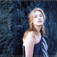 Ali Larter Longsleeve T-shirt #1495016