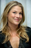 Ali Larter Longsleeve T-shirt #2318804
