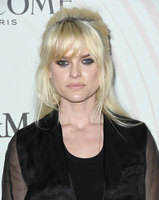 Alice Eve mug #G1559691