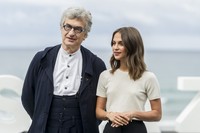 Alicia Vikander Sweatshirt #2769049