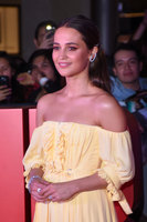 Alicia Vikander magic mug #G1413091