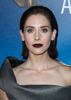 Alison Brie longsleeve t-shirt #3074231