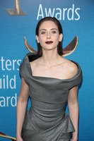 Alison Brie longsleeve t-shirt #3074238