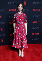 Alison Brie longsleeve t-shirt #3276320