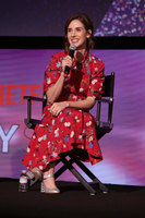 Alison Brie longsleeve t-shirt #3276340