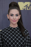 Alison Brie mug #G1565820