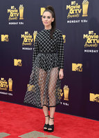 Alison Brie longsleeve t-shirt #3323724