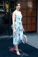 Alison Brie mug #G1565862