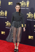 Alison Brie longsleeve t-shirt #3323784