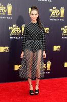 Alison Brie longsleeve t-shirt #3323862