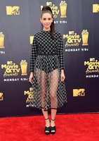 Alison Brie longsleeve t-shirt #3323888