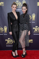 Alison Brie mug #G1565994