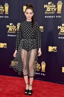 Alison Brie longsleeve t-shirt #3323917