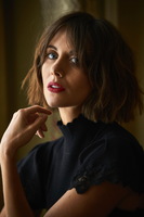 Alison Brie longsleeve t-shirt #3666908